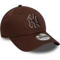 gorra-curva-marron-ajustable-con-logo-marron-9forty-outline-de-new-york-yankees-mlb-de-new-era