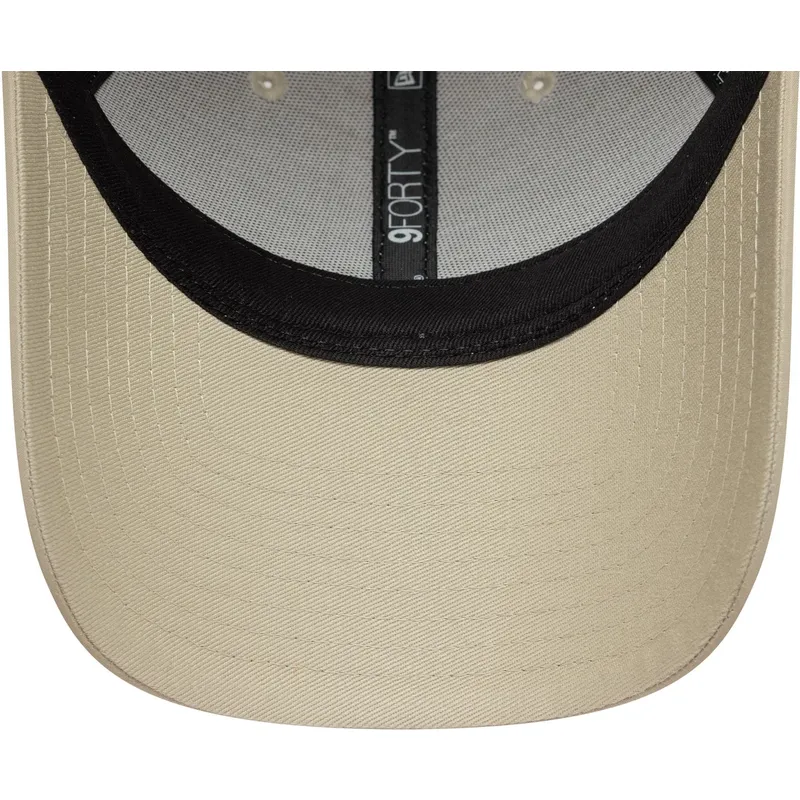 new-era-curved-brim-9forty-streetweear-associazione-sportiva-roma-serie-a-beige-adjustable-cap