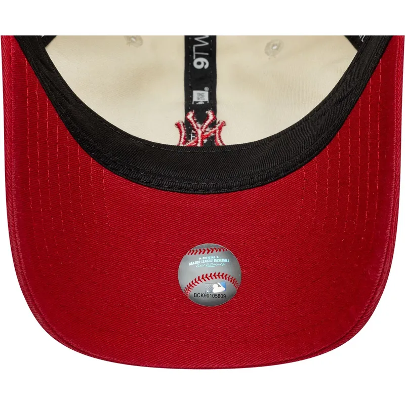 casquette-courbee-beige-et-rouge-ajustable-9twenty-mini-washed-new-york-yankees-mlb-new-era