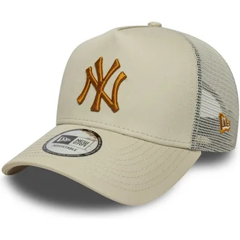 Gorra trucker beige con logo marrón A Frame League Essential de New York Yankees MLB de New Era