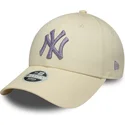 casquette-courbee-beige-ajustable-avec-logo-violet-pour-femme-9forty-metallic-logo-new-york-yankees-mlb-new-era