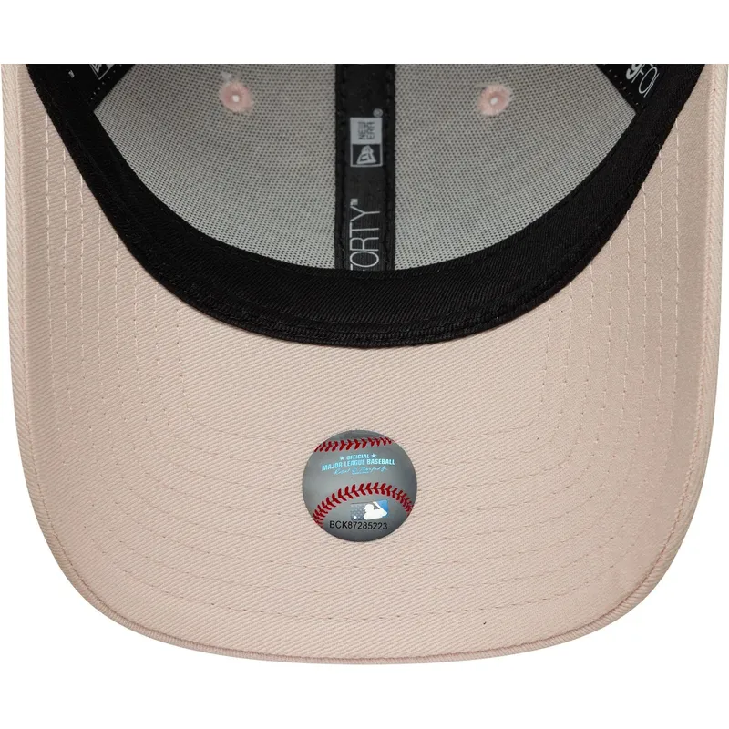 casquette-courbee-rose-ajustable-avec-logo-rose-pour-femme-9forty-league-essential-midi-los-angeles-dodgers-mlb-new-era