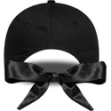 svart-bojd-justerbar-keps-med-svart-logotyp-for-dam-9forty-bow-back-fran-new-york-yankees-mlb-av-new-era