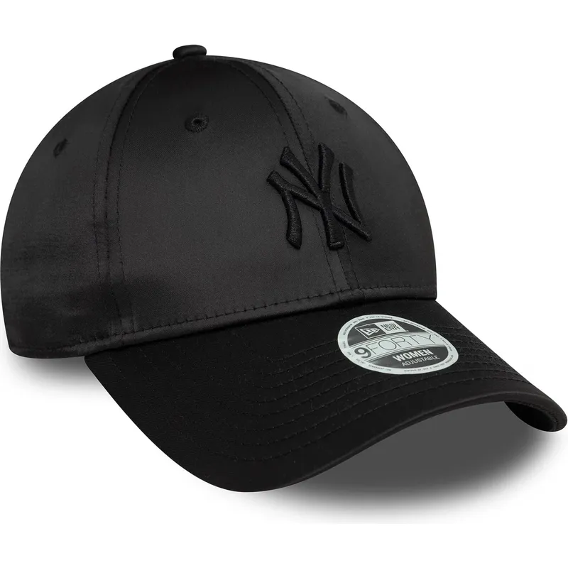 svart-bojd-snapback-keps-med-svart-logotyp-for-dam-9forty-satin-fran-new-york-yankees-mlb-av-new-era