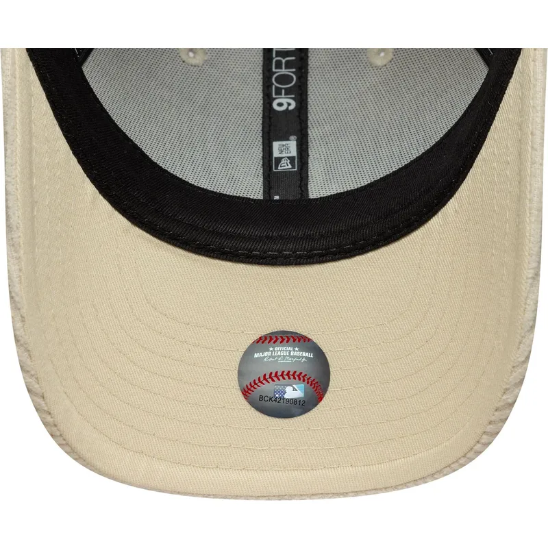 gorra-curva-beige-ajustable-con-logo-beige-para-mujer-9forty-m-crown-pastel-cord-de-los-angeles-dodgers-mlb-de-new-era