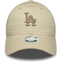 bezowa-regulowana-czapka-z-daszkiem-z-bezowym-logo-dla-kobiet-9twenty-league-essential-midi-los-angeles-dodgers-mlb-new-era