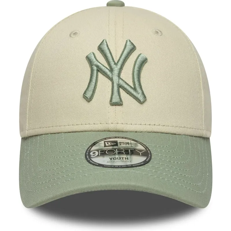 casquette-courbee-beige-et-verte-ajustable-pour-enfant-9forty-league-essential-new-york-yankees-mlb-new-era