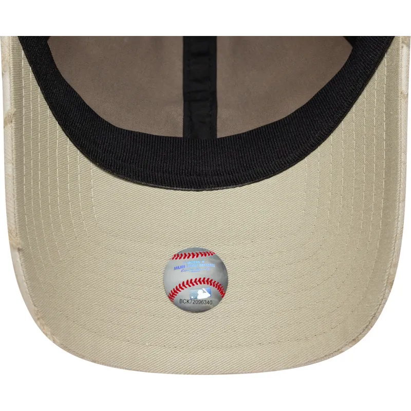 gorra-curva-beige-ajustable-con-logo-beige-9twenty-img-floral-de-new-york-yankees-mlb-de-new-era
