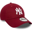 ciemnoczerwona-regulowana-czapka-z-daszkiem-9twenty-league-essential-new-york-yankees-mlb-new-era