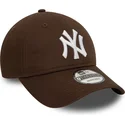 gorra-curva-marron-ajustable-9twenty-league-essential-de-new-york-yankees-mlb-de-new-era
