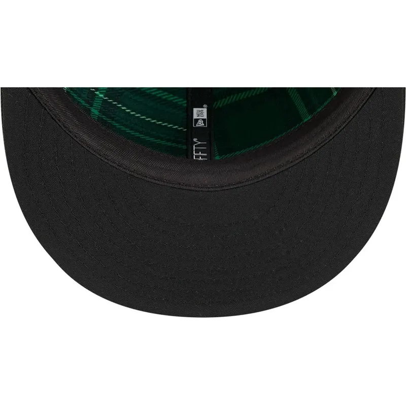 casquette-plate-noire-ajustee-59fifty-saint-patrick-s-day-new-york-yankees-mlb-new-era