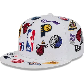 Casquette plate blanche ajustée 59FIFTY All Over NBA New Era