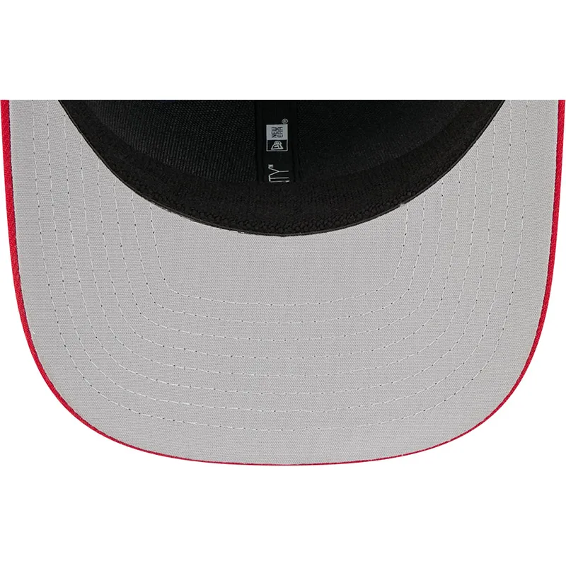 new-era-curved-brim-9seventy-stretch-snap-usa-2026-world-baseball-classic-navy-blue-and-red-snapback-cap