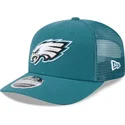 gorra-trucker-verde-9seventy-stretch-snap-evergreen-de-philadelphia-eagles-nfl-de-new-era