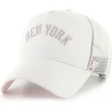 gorra-trucker-beige-y-rosa-offside-dt-soft-glow-script-de-new-york-yankees-mlb-de-47-brand
