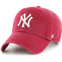 ciemnoczerwona-regulowana-czapka-z-zakrzywionym-daszkiem-clean-up-new-york-yankees-mlb-od-47-brand
