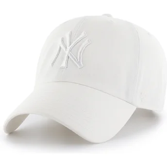 Weiße gebogene Kappe mit weißem Logo verstellbar Clean Up von New York Yankees MLB von 47 Brand