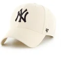 bezowa-regulowana-czapka-z-daszkiem-mvp-legend-new-york-yankees-mlb-od-47-brand