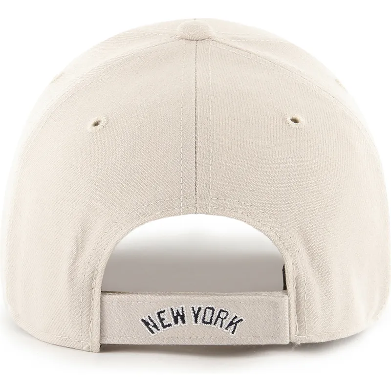 bezowa-regulowana-czapka-z-zakrzywionym-daszkiem-z-granatowym-logo-mvp-new-york-yankees-mlb-od-47-brand