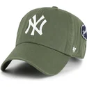 gorra-curva-verde-ajustable-clean-up-badges-de-new-york-yankees-mlb-de-47-brand