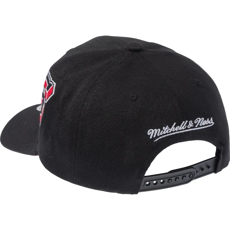 czarna-czapka-z-zakrzywionym-daszkiem-snapback-hyper-type-pro-chicago-bulls-nba-od-mitchell-ness