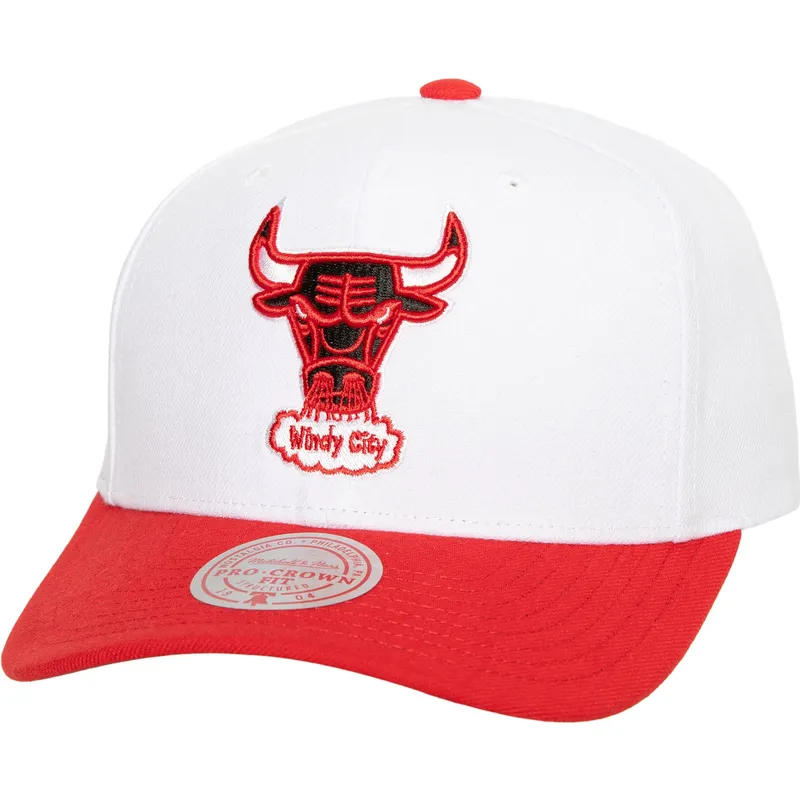 vit-och-rod-kurvad-keps-snapback-team-2-tone-20-pro-fran-chicago-bulls-nba-av-mitchell-ness