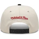 gorra-plana-negra-y-beige-snapback-across-the-board-de-philadelphia-76ers-nba-de-mitchell-ness