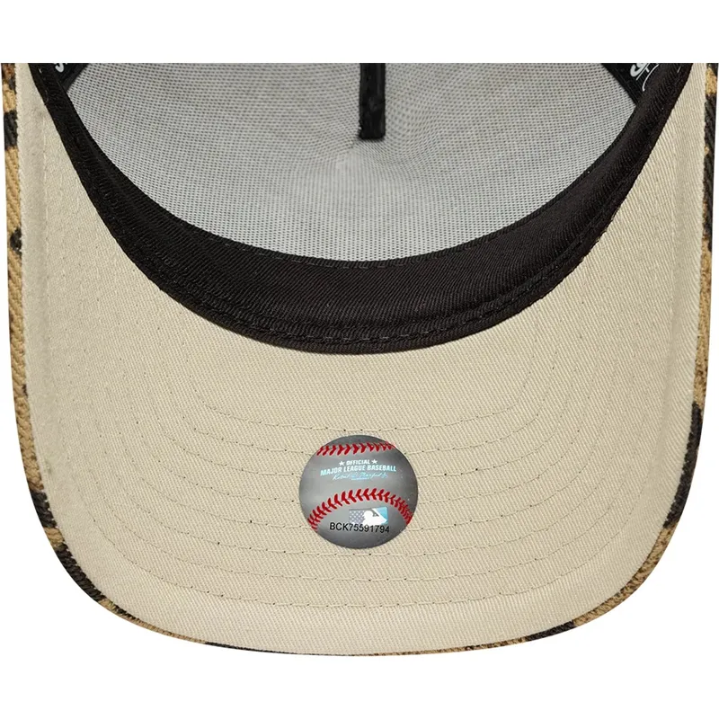 leopard-trucker-keps-for-dam-9forty-m-crown-a-frame-leopard-fran-new-york-yankees-mlb-av-new-era