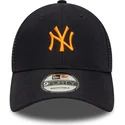gorra-trucker-azul-marino-ajustable-con-logo-naranja-9forty-homefield-midi-de-new-york-yankees-mlb-de-new-era