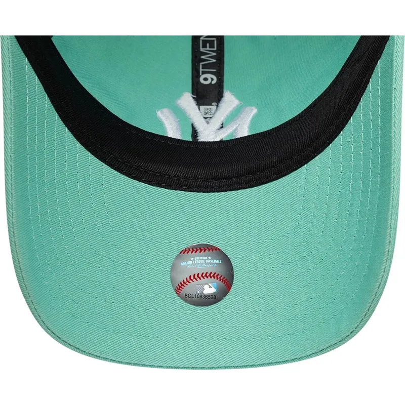casquette-courbee-verte-claire-ajustable-9twenty-league-essential-new-york-yankees-mlb-new-era