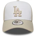 gorra-trucker-beige-y-blanca-con-logo-beige-a-frame-league-essential-de-los-angeles-dodgers-mlb-de-new-era