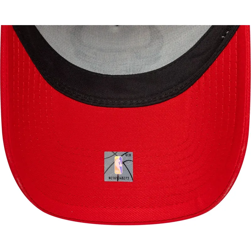 rod-och-vit-trucker-keps-a-frame-side-patch-fran-chicago-bulls-nba-av-new-era