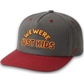 Gorra curva gris y roja snapback Just Kids The Retro de Homenage