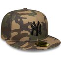 casquette-plate-camouflage-ajustee-avec-logo-noir-59fifty-camo-new-york-yankees-mlb-new-era