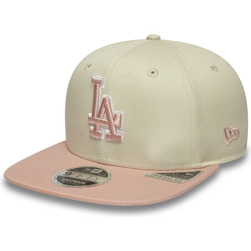 gorra-plana-beige-snapback-con-logo-rosa-9fifty-original-fit-world-series-patch-de-los-angeles-dodgers-mlb-de-new-era