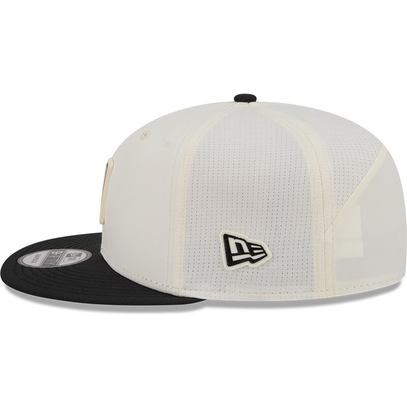 new-era-flat-brim-9fifty-training-pack-2026-las-vegas-raiders-nfl-beige-and-black-snapback-cap