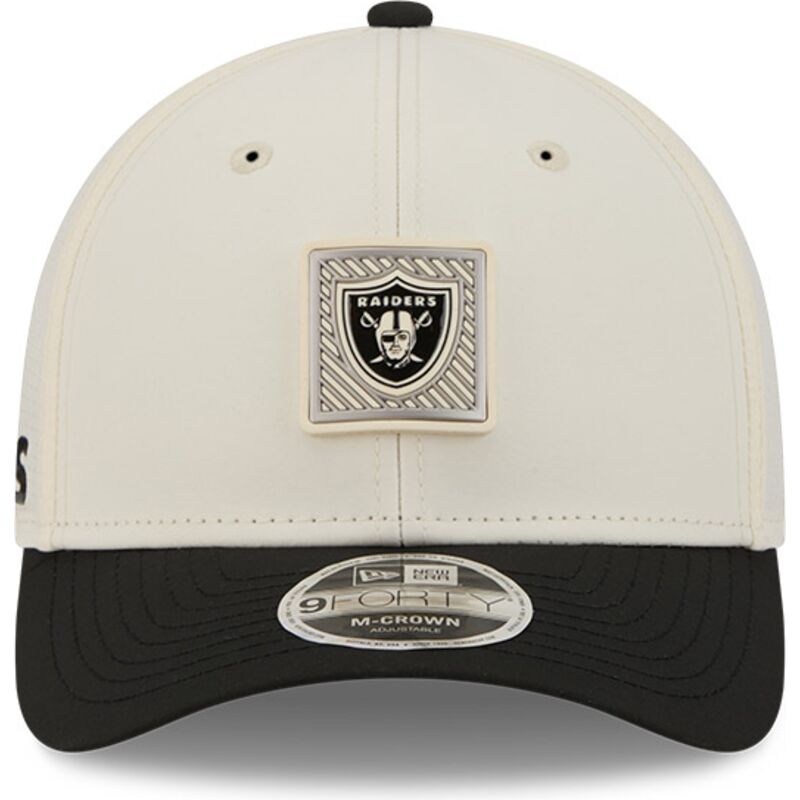 new-era-curved-brim-9forty-m-crown-training-pack-2026-las-vegas-raiders-nfl-beige-and-black-snapback-cap