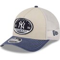 new-era-9forty-m-crown-a-frame-fray-new-york-yankees-mlb-beige-and-navy-blue-trucker-hat