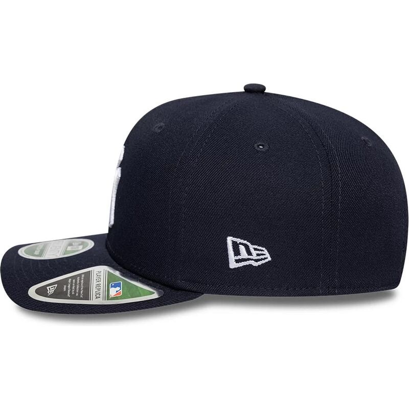 casquette-courbee-bleue-marine-snapback-9seventy-stretch-snap-player-replica-new-york-yankees-mlb-new-era