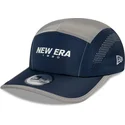 casquette-5-panel-courbee-bleue-marine-ajustable-runner-colour-block-new-era