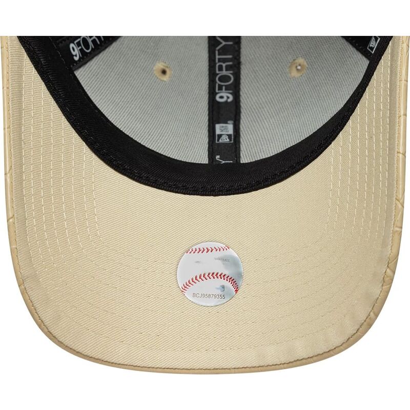 new-era-curved-brim-women-9forty-pu-pattern-new-york-yankees-mlb-beige-adjustable-cap-with-beige-logo new-era-curved-brim-women-9forty-pu-pattern-new-york-yankees-mlb-beige-adjustable-cap-with-beige-logo