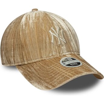 New Era Curved Brim Women 9TWENTY Velour New York Yankees MLB Beige Adjustable Cap with Beige Logo