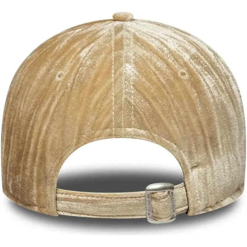 casquette-courbee-beige-ajustable-pour-femme-avec-logo-beige-9twenty-velour-new-york-yankees-mlb-new-era casquette-courbee-beige-ajustable-pour-femme-avec-logo-beige-9twenty-velour-new-york-yankees-mlb-new-era