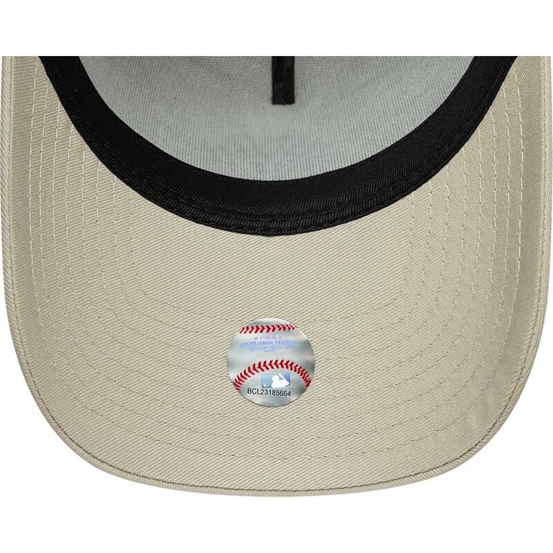 new-era-curved-brim-brown-logo-e-frame-league-essential-new-york-yankees-mlb-beige-snapback-cap