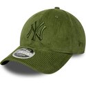 casquette-courbee-verte-claire-ajustable-avec-logo-vert-9forty-m-crown-cord-new-york-yankees-mlb-new-era
