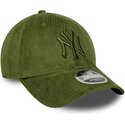 casquette-courbee-verte-claire-ajustable-avec-logo-vert-9forty-m-crown-cord-new-york-yankees-mlb-new-era
