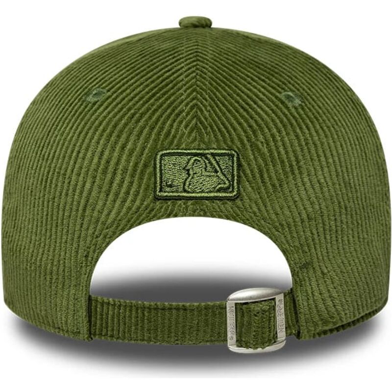 casquette-courbee-verte-claire-ajustable-avec-logo-vert-9forty-m-crown-cord-new-york-yankees-mlb-new-era casquette-courbee-verte-claire-ajustable-avec-logo-vert-9forty-m-crown-cord-new-york-yankees-mlb-new-era