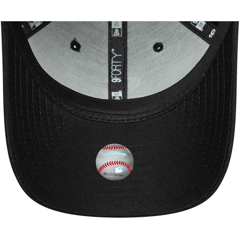 casquette-courbee-noire-snapback-9forty-m-crown-side-script-chicago-white-sox-mlb-new-era