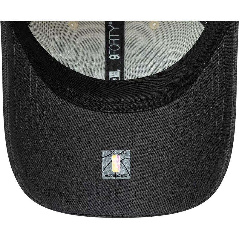 casquette-courbee-beige-et-noire-ajustable-9forty-colour-block-los-angeles-lakers-nba-new-era casquette-courbee-beige-et-noire-ajustable-9forty-colour-block-los-angeles-lakers-nba-new-era