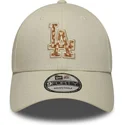casquette-courbee-beige-ajustable-avec-logo-marron-9forty-faux-pony-infill-los-angeles-dodgers-mlb-new-era